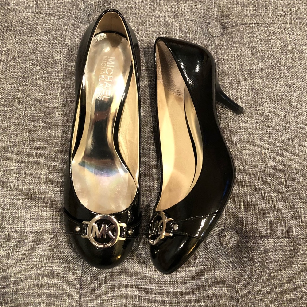 SALE!Black Patent Leather Michael Kors Pumps Size6